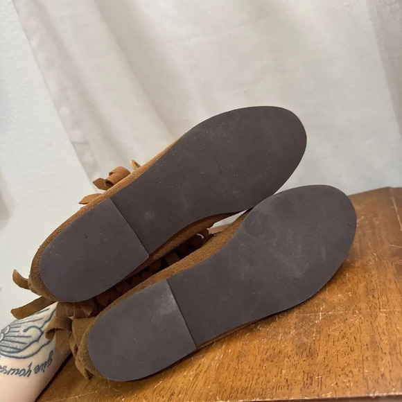 MINNETONKA Moccasin Boots Womens Brown Style 682 Fringe Tassels US Size 5.5 - Picture 3 of 5